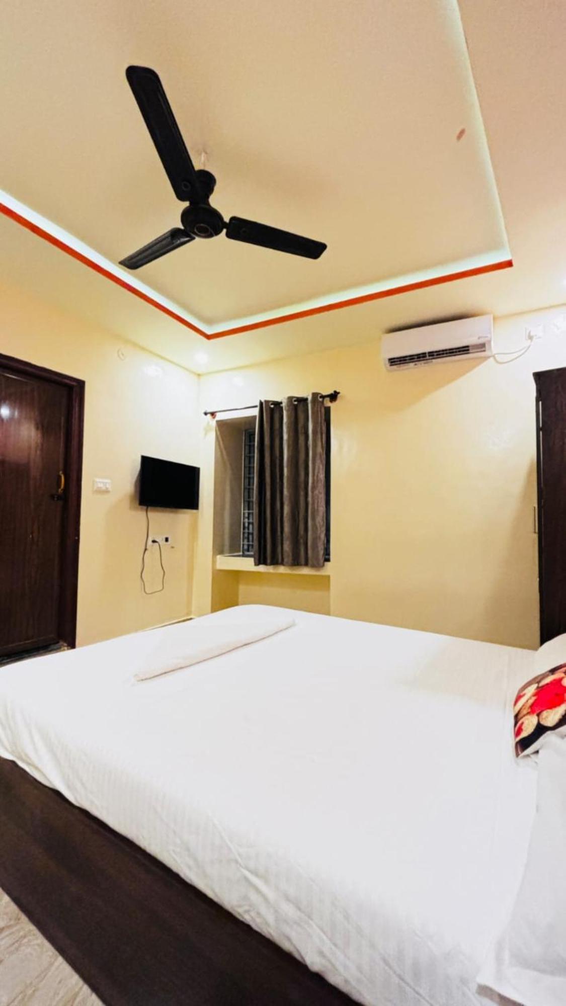 Hotel New Royal Ruby - Electronic City Phase 1 Kammasandra 외부 사진